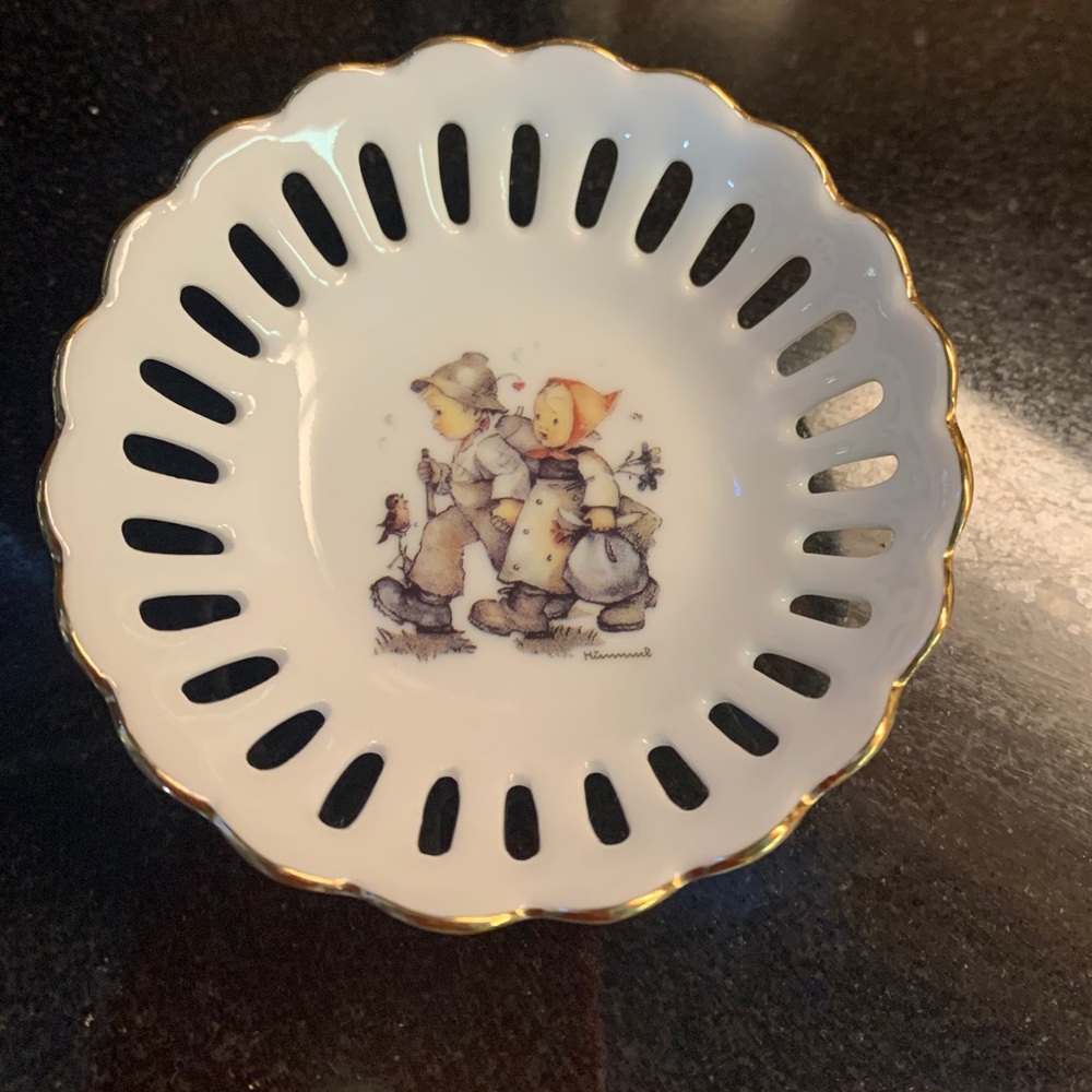 Vintage MJ Hummel Hansel & Gretel Dish 3”